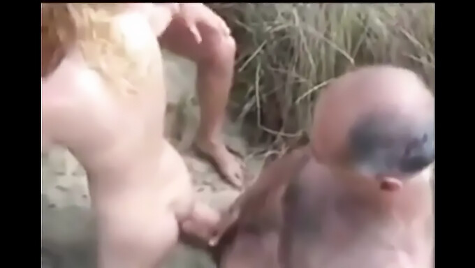 Sexo Público En La Playa Con Una Joven Amateur