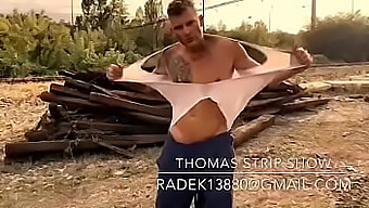 Thomas J Stripper I En Varm Video