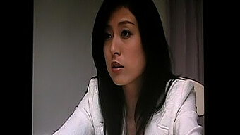 Milf Japansk Styvmamma Blir Knullad