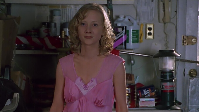 Anne Heche, Người Đẹp Ngực Bự Người Mỹ Trong Một Cảnh Nóng Bỏng